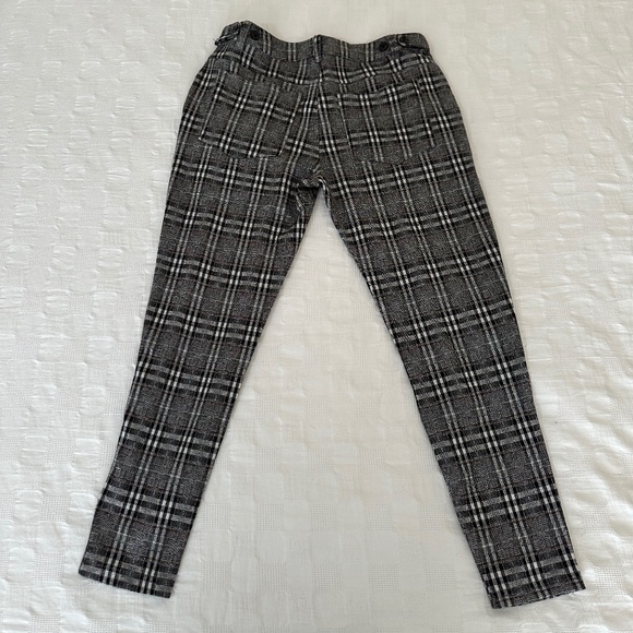 YoungLA - Picture 3 of 3